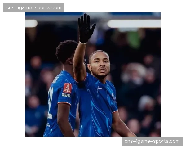 切尔西官方确认，恩昆库与詹姆斯恢复合练，有望周末复出。